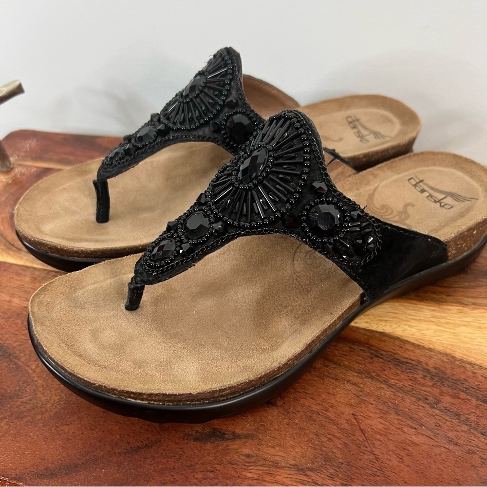 Dansko Leshner Black Beaded Thong Sandals Size 36 Boho Embellished Comfort
